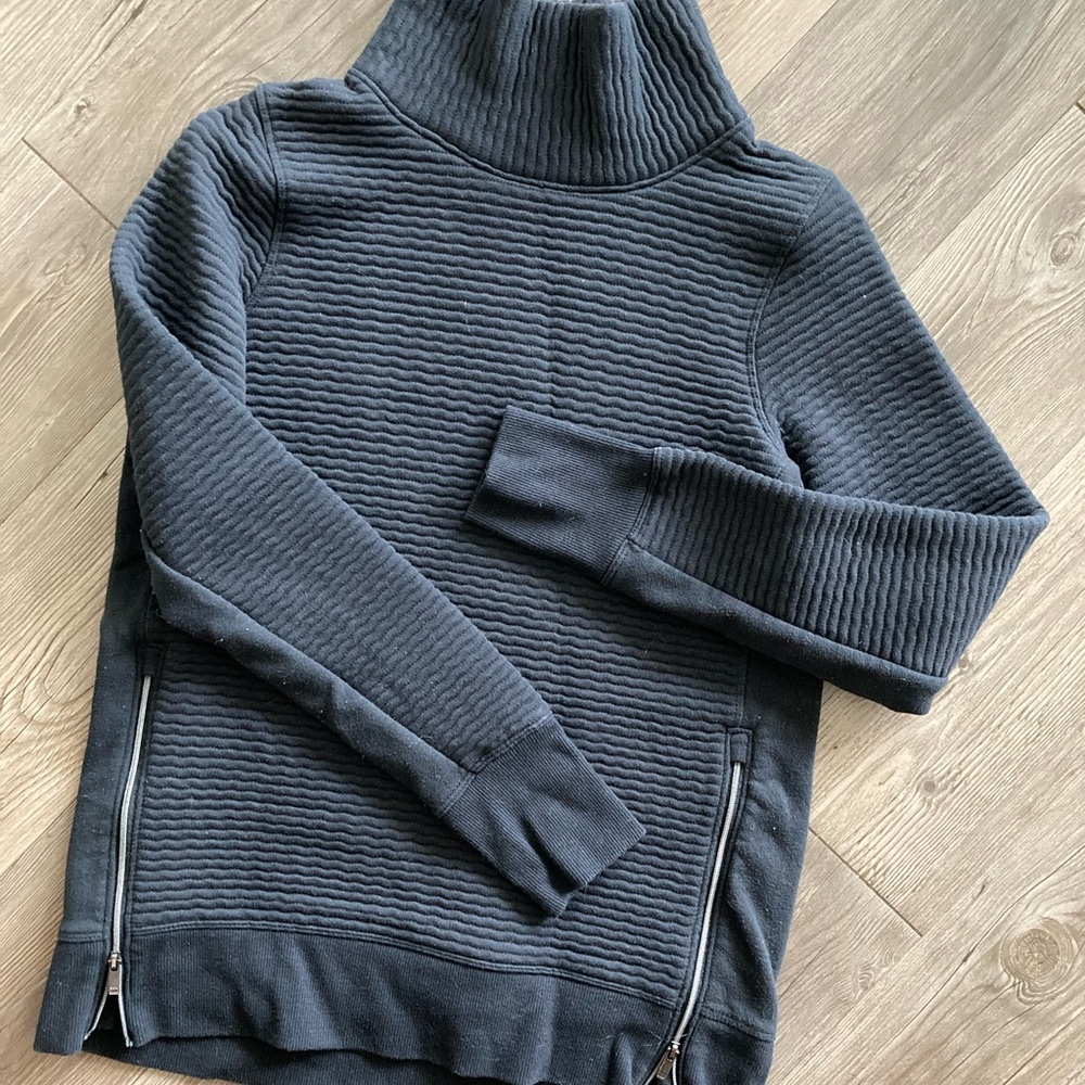 All In Motion - Black Pullover Turtle Neck Sweatshirt